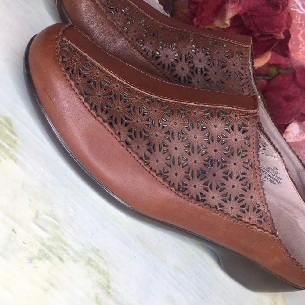 Easy Spirit  Cognac Leather Closed Toe Floral Cutout Comfort Mules - Picture 3 of 9